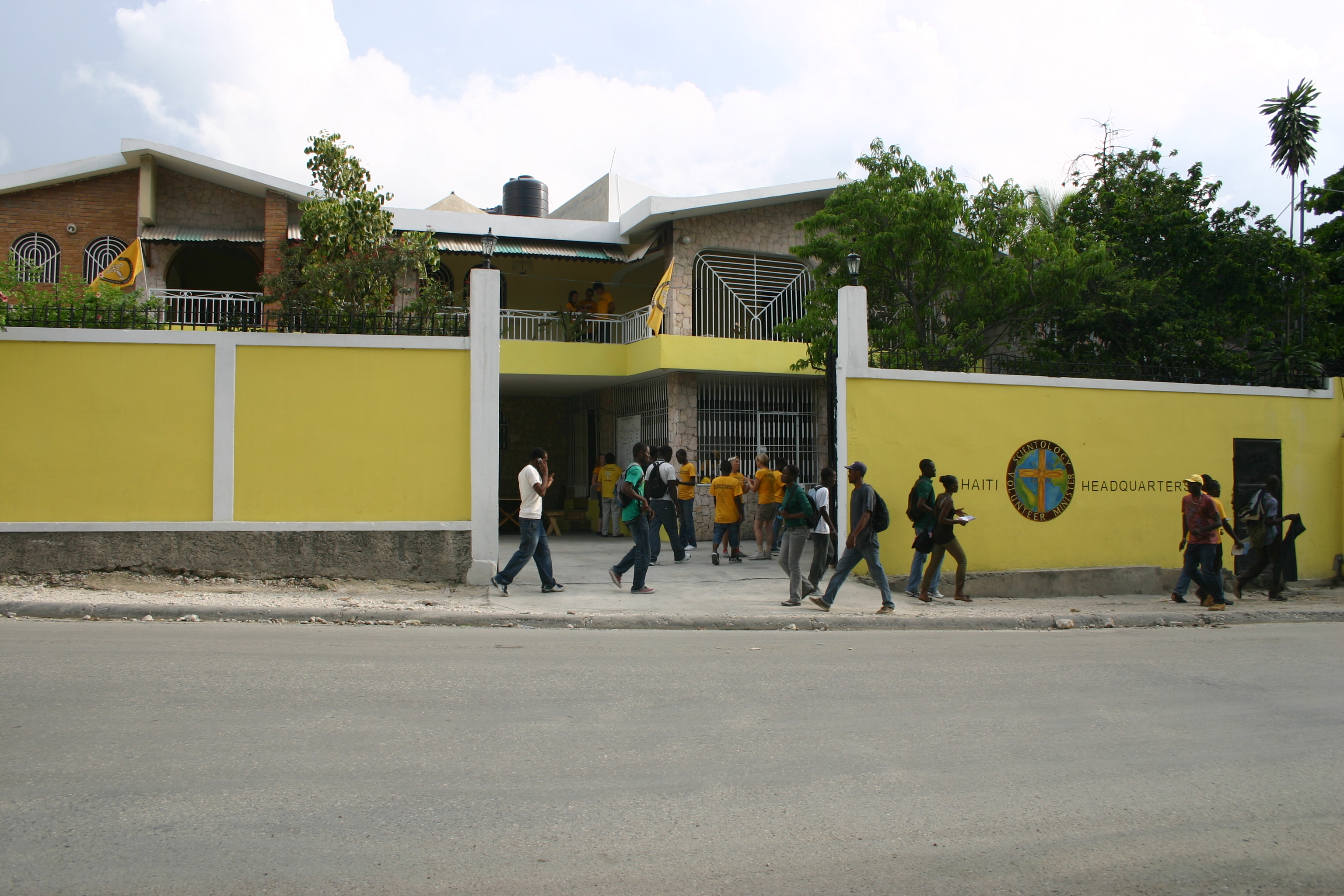 Az új, háromszintes önkéntes lelkész épület Haitin lehetővé teszi a haiti népesség biztonságos és hatékony segítését.