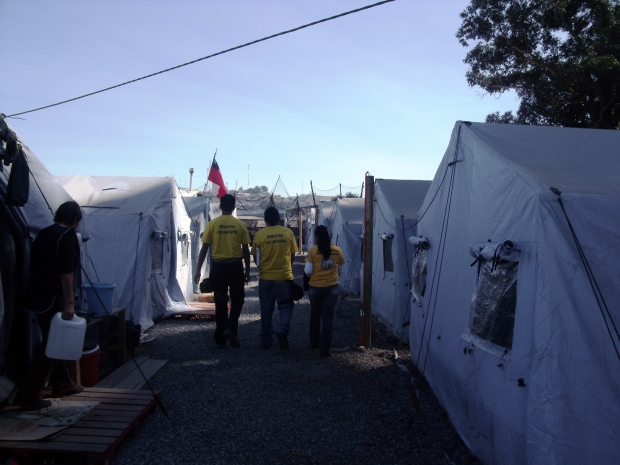 Menekülttábor Talcahuano kikötővárosában, Concepción tartományban, 2010 áprilisa.